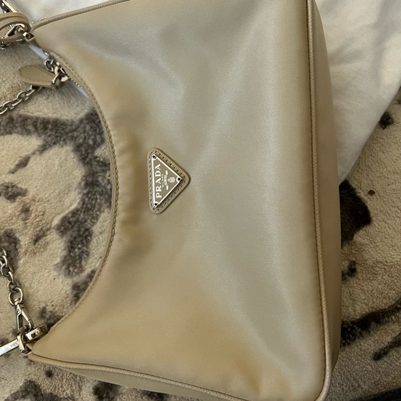 Prada re-nylon pouchette crossbody - Picture 3 of 7